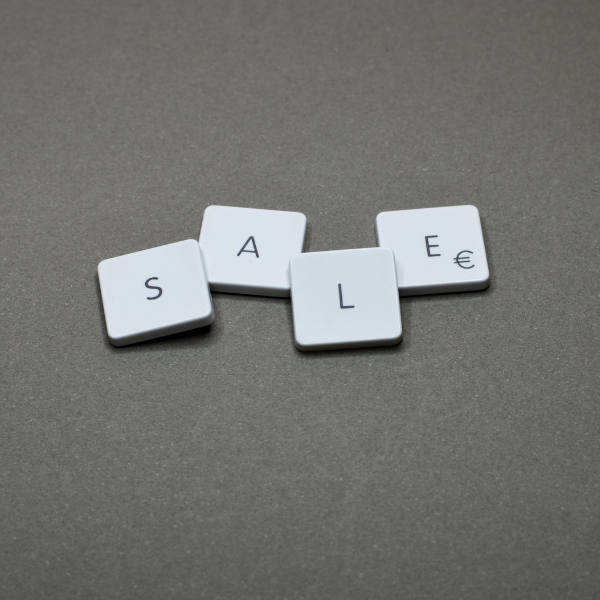 10 trin til det gode salg – praktiske tips der virker